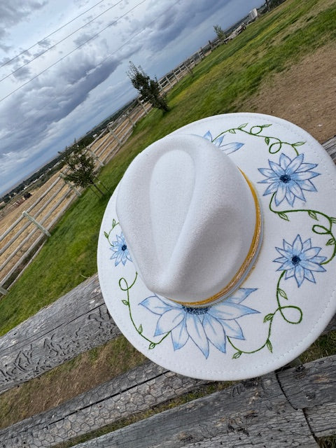 Gracie White Felt Rancher