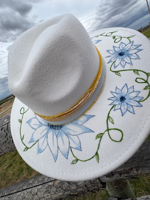 Gracie White Felt Rancher
