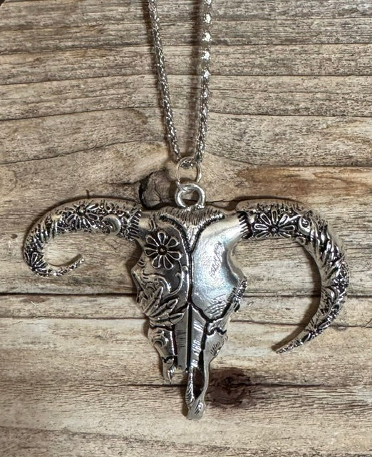 Western Skull Pendant on 18" Silver Tone  Chain