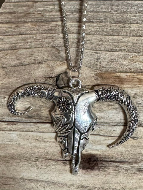 Western Skull Pendant on 18" Silver Tone  Chain