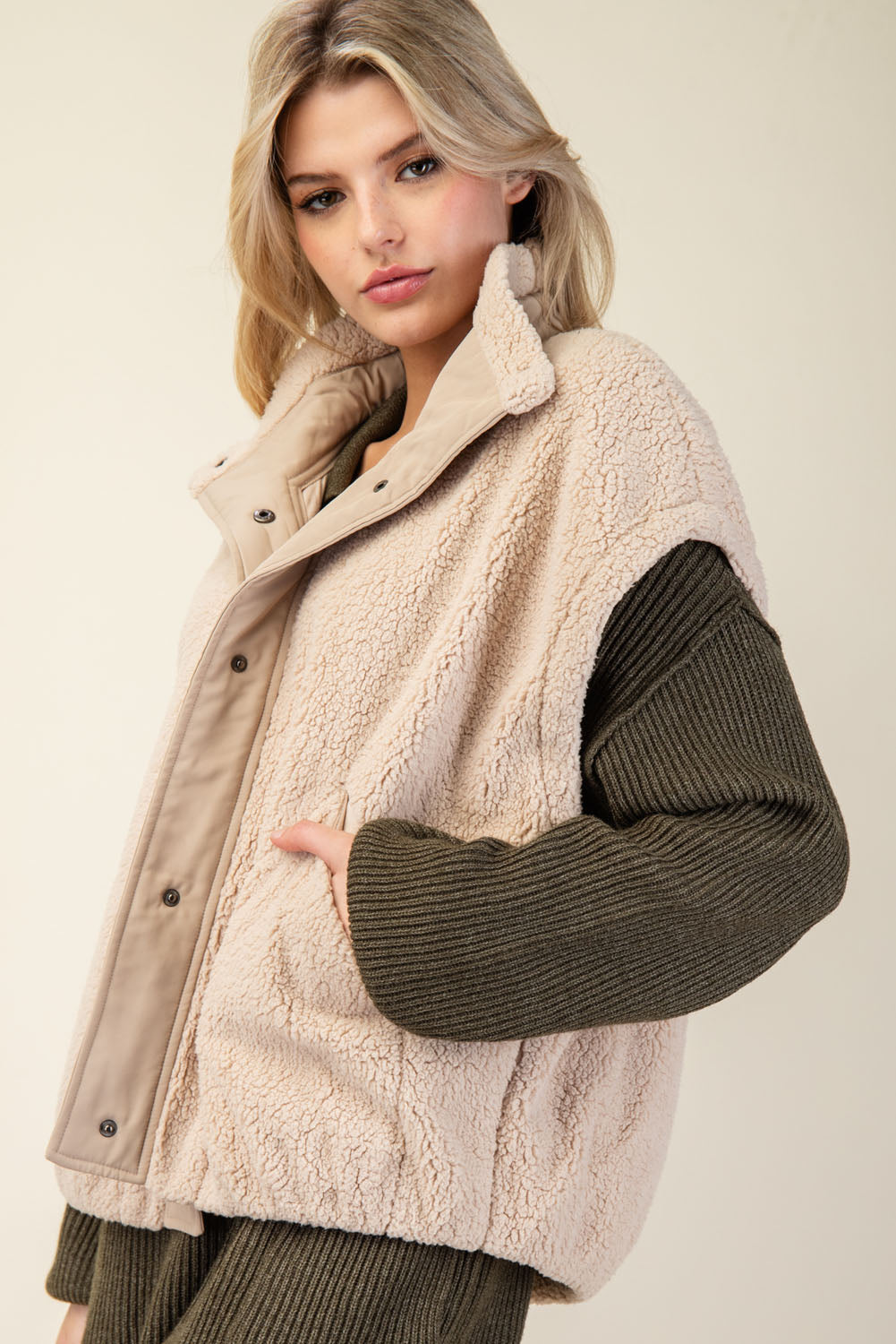 OVERSIZED MICRO SHERPA VEST