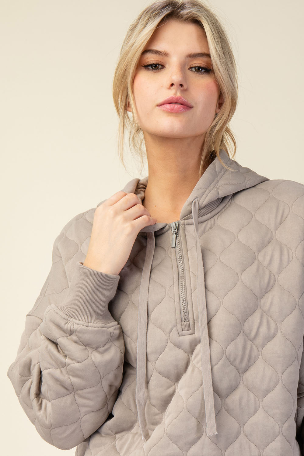 QUILTED QUARTER ZIP HOODIE JACKET