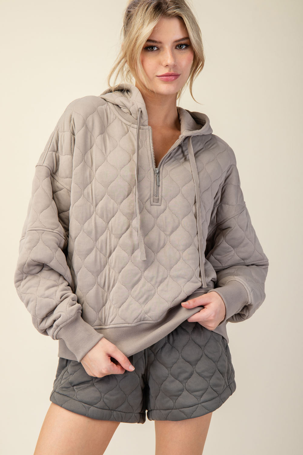 QUILTED QUARTER ZIP HOODIE JACKET